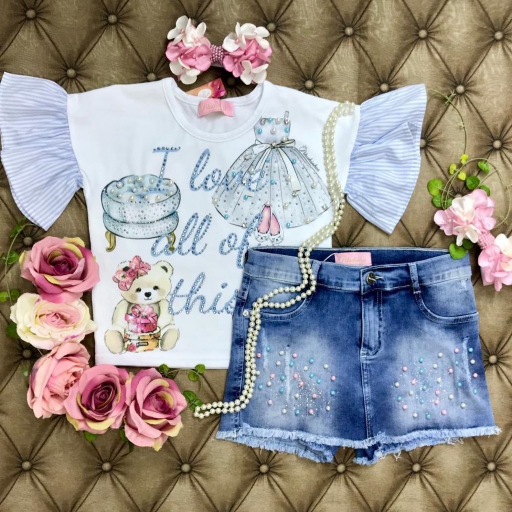 Conjunto Blusa e Shorts com Bordados