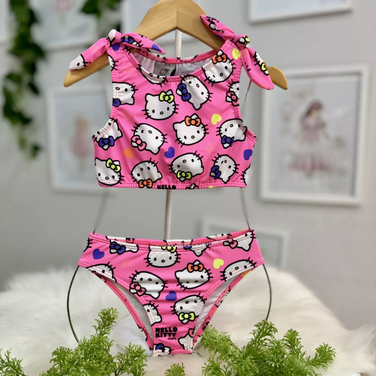 Biquini Infantil Momi Rosa Hello Kitty Corações Neons Amarração Ombros