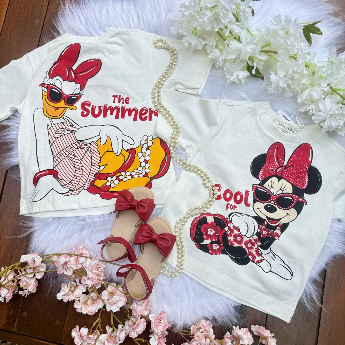 Blusa Infantil Animê Off White Vermelha Minnie e Margarida Estampa Frente Verso Strass