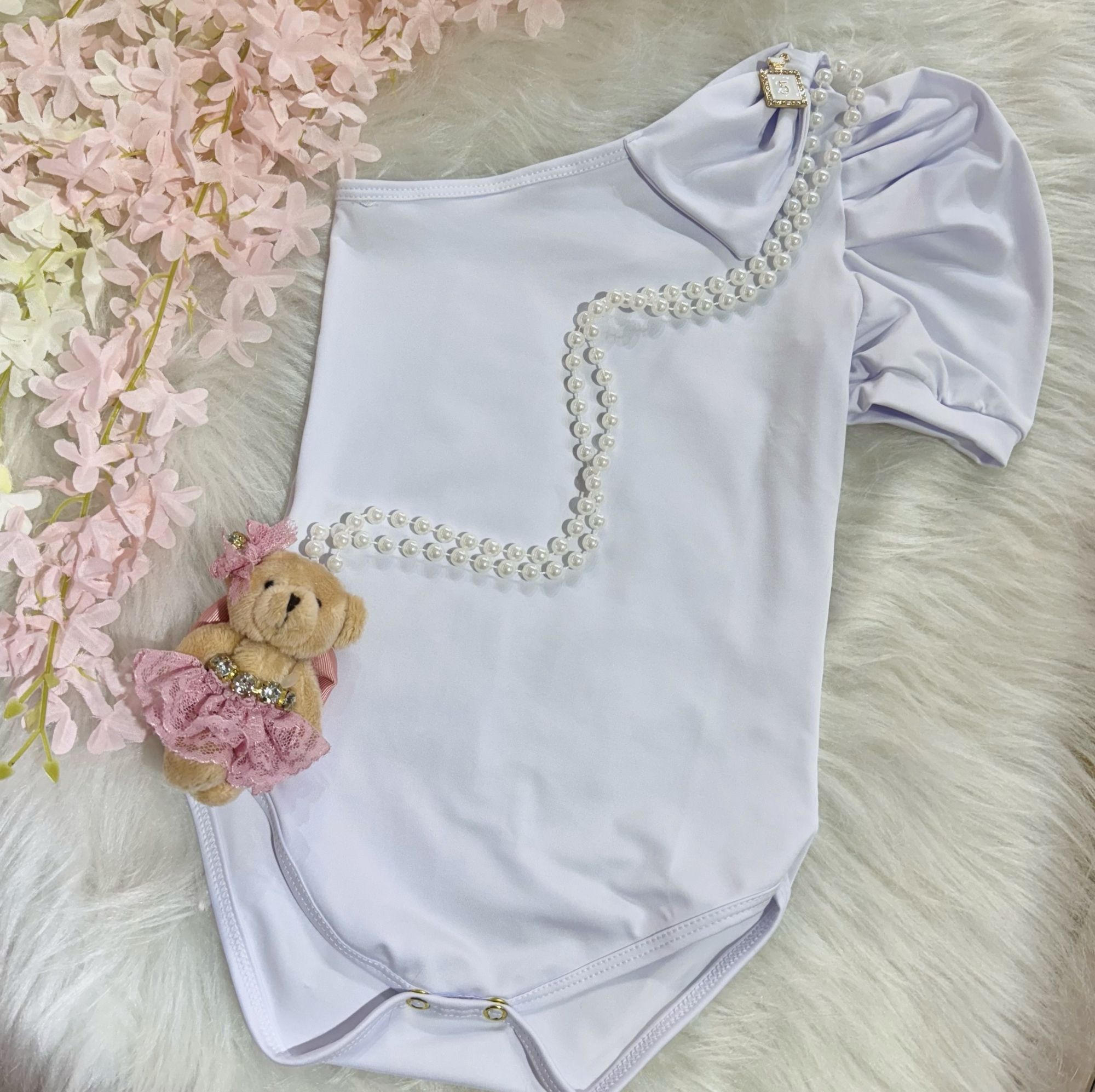 Body Infantil Yoyo Branco Liso Um ombro Só Pingente Strass 5 Laço