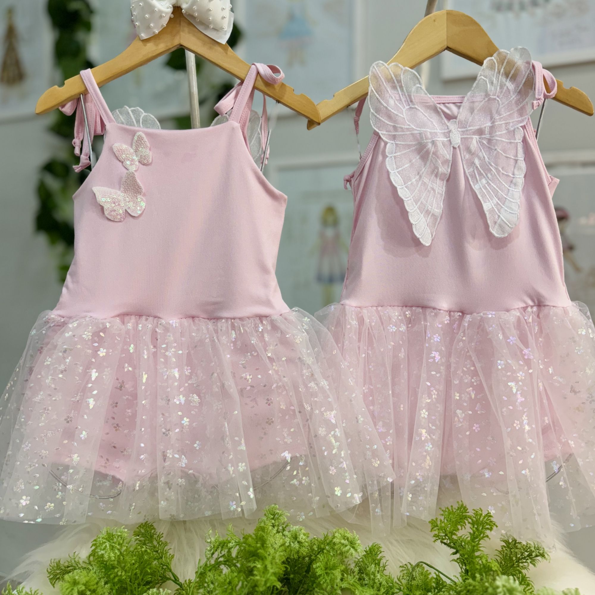 Body Vestido Infantil Yoyo Rosa Borboletas Paetês Sobrep.Tule Floral Holográfico Asa Costas