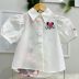 Camisa Infantil Animê Off White Patch Minnie Botões Escondidos Estampa Colorida Frente e Verso