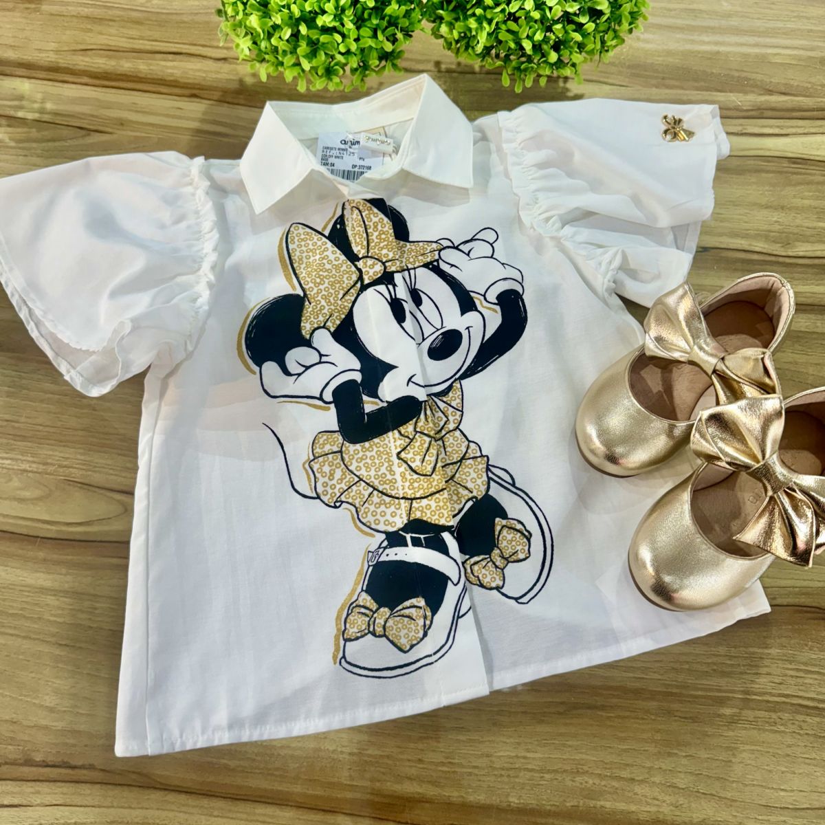 Camisete Infantil Animê Off White Estampa Minnie Dourada Aplic.Pingente Dourado 