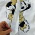 Camisete Infantil Animê Off White Estampa Minnie Dourada Aplic.Pingente Dourado 