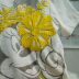 Conjunto Infantil Animê Blusa Off White Minnie Bordado Amarelo Short Sarja Liso Amarelo