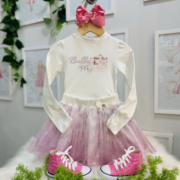 Conjunto Infantil Feminino Petit Cherie Off-White Blusa Manga Franzida Strass Saia Shorts Tule Flora