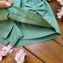 Conjunto Infantil Feminino Pituchinhus Blusa Off-White Cropped Flor Strass Shorts Saia Verde Escuro 