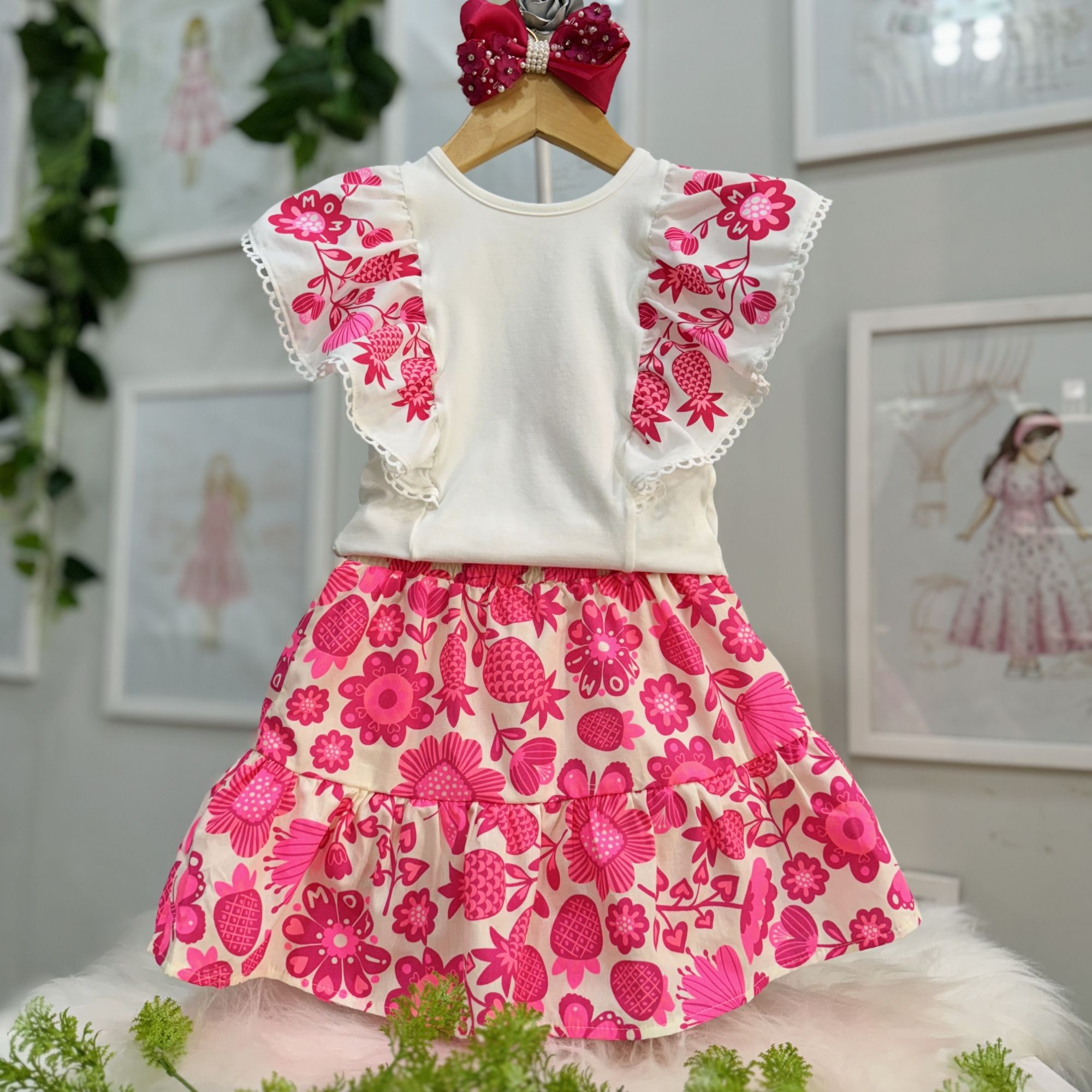 Conjunto Infantil Momi Blusa Off White Tons De Rosa Manga Borboleta Renda Saia Floral Tons De Rosa