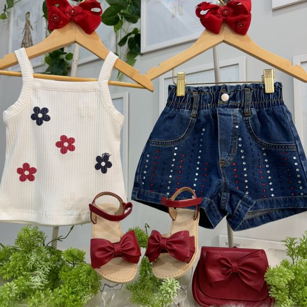 Conjunto Infantil Momi Regata Off White Canelada Flores Glitter Short Jeans Strass Coloridos