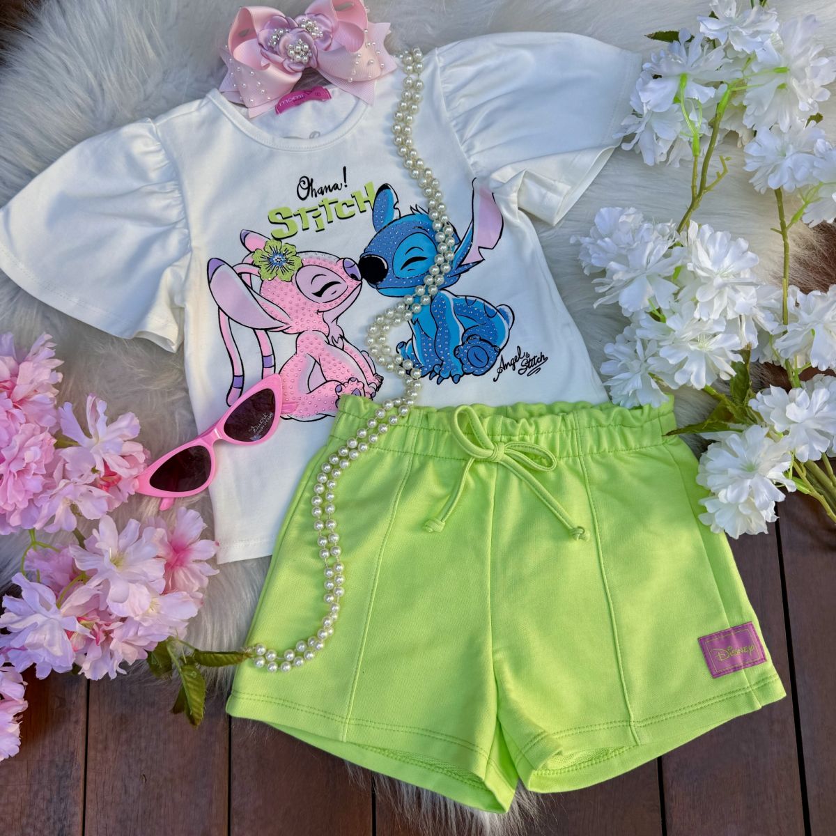 Conjunto Infantil Momi Stitch e Angel Blusa Off-White Manga Flutuante Shorts Moletom