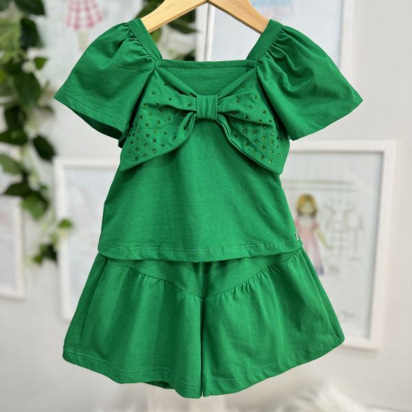 Conjunto Infantil Momi Verde Ombros Flutuantes Lisa Laço Strass Shorts Liso Verde