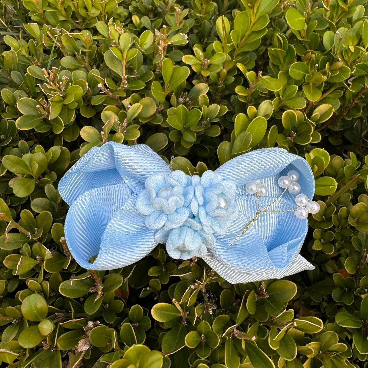 Presilha Euro Baby Kids Azul Laço Duas Flores Pérolas Suspensas