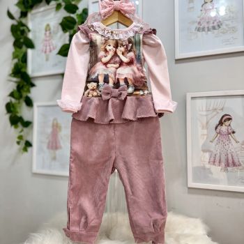 Macacão Infantil Veludo Rose com Babado, Laço, Pedrarias e Pérolas Yoyo