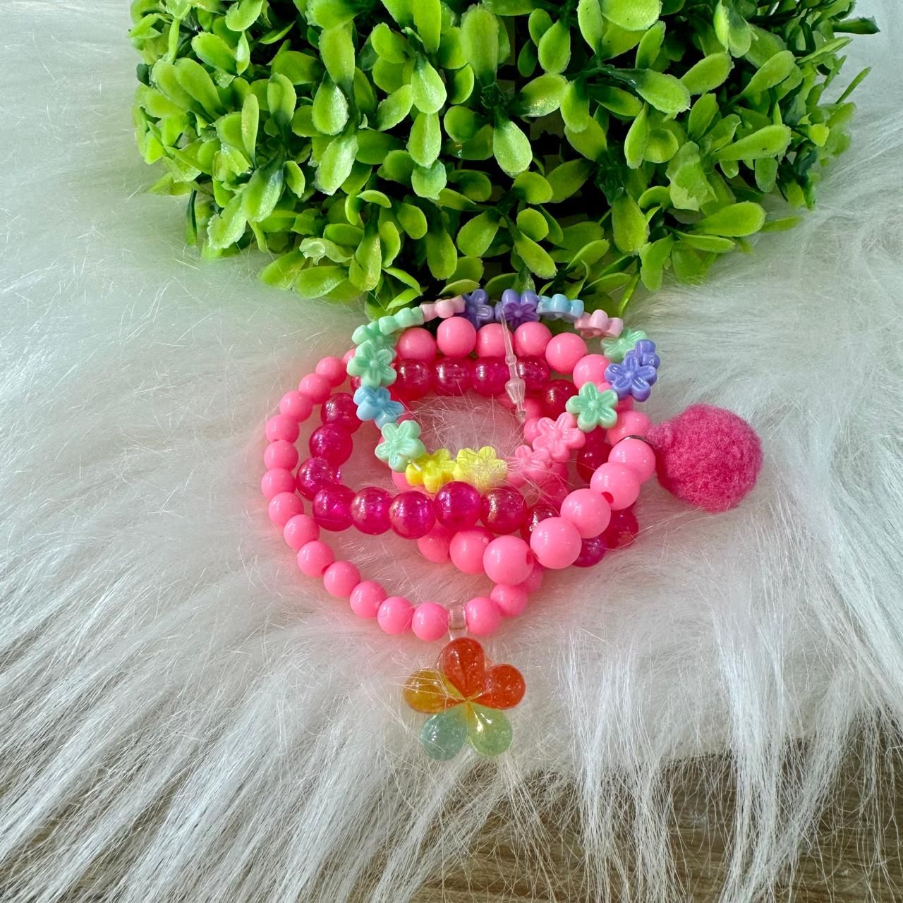 Mix de Pulseiras Infantil Euro Baby Kids Miçangas Coloridas Pingente Pompom Pink Flores