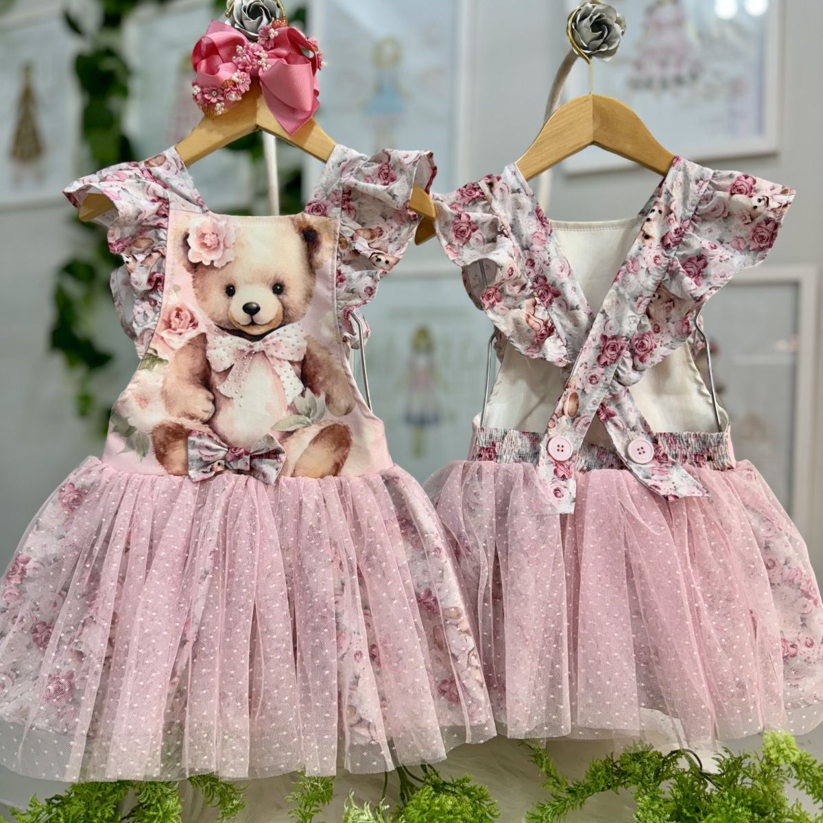 Salopete Infantil Yoyo Rosa Floral Urso Manga Bufante Strass Sobrep.Tule Laço