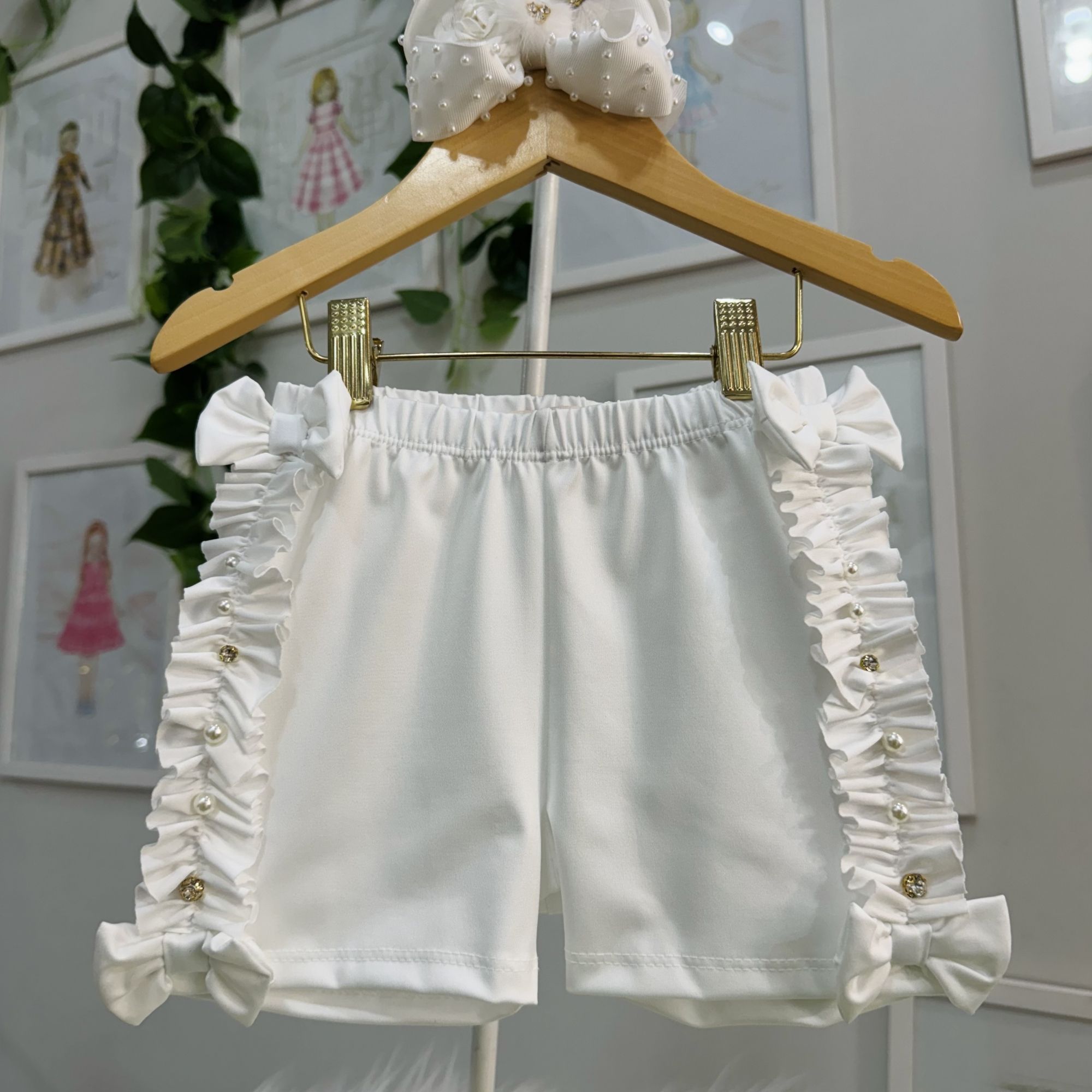 Short Infantil Yoyo Off White Liso Strass Pérolas Laço