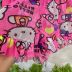 Shorts Saída de Praia Momi Rosa Hello Kitty Corações Neons Babados