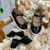 Tênis Feminino Infantil Maria Lua Slip On Verniz Preto com Laço Boneca Removível e Velcro