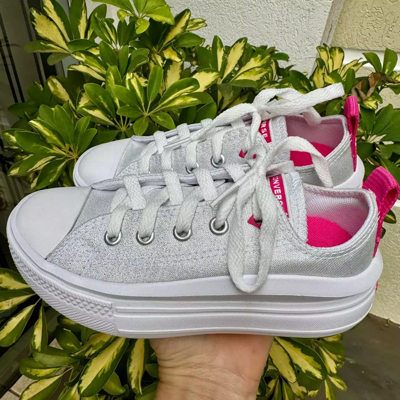 Tênis Infantil Converse All-Star Prata Detalhes Rosa Neon Plataforma