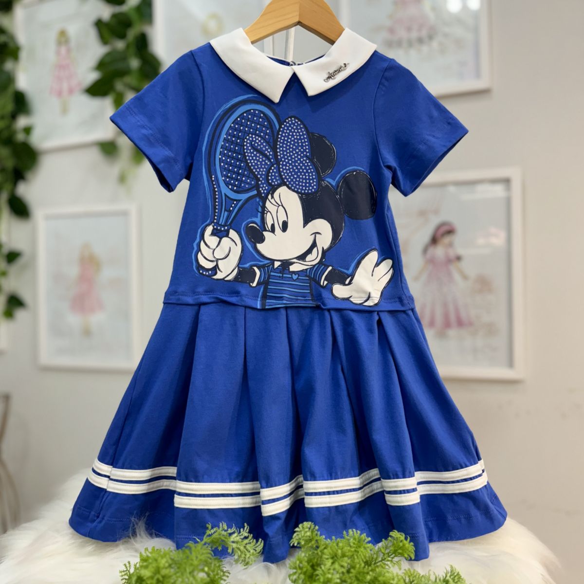 Vestido Infantil Animê Azul Cobalto Gola Off White Minnie Esportista Strass Faixas 