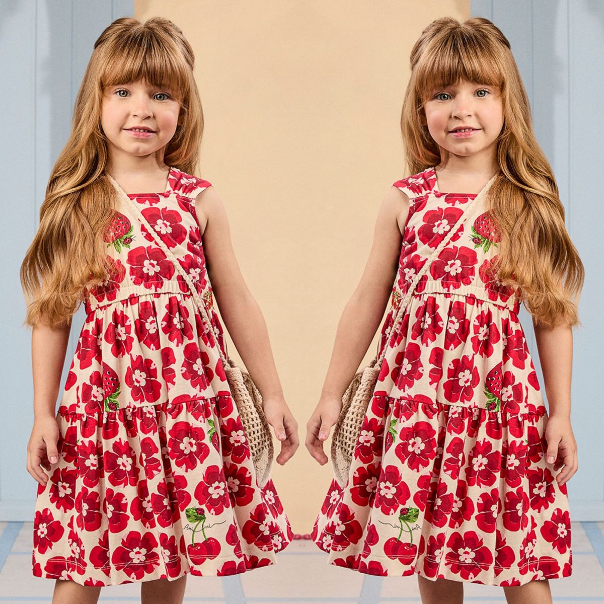 Vestido Infantil Animê Off White Estampa Floral Vermelha Joaninha Ombros Flutuantes