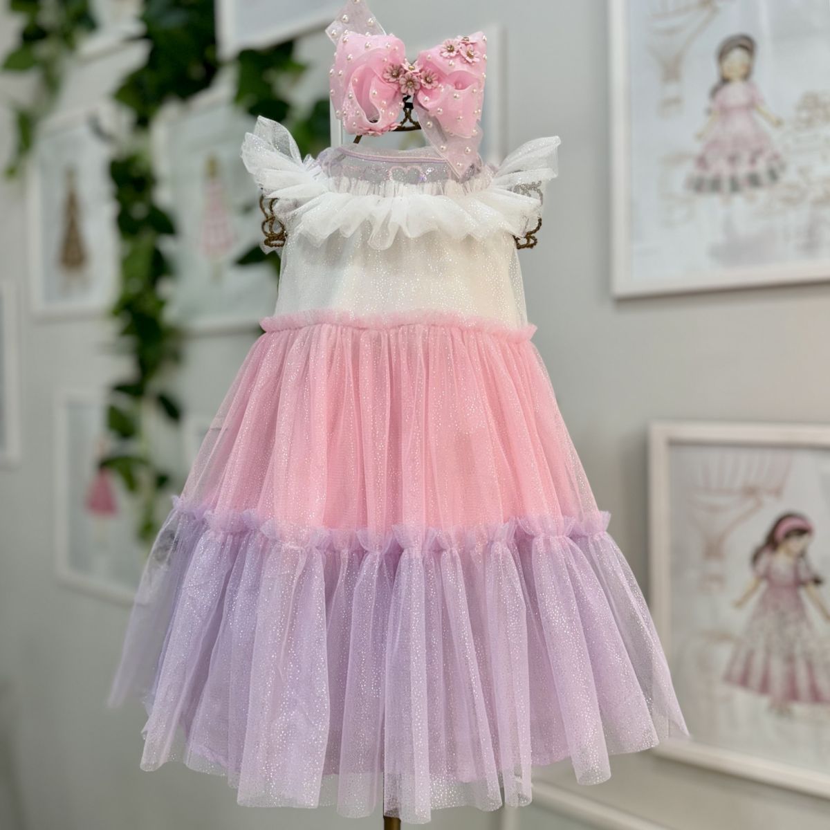 Vestido Infantil de Festa Petit Cherie Off-White Sobrep. Tule Rosa Lilás Brilho Aplic. Paetê Coração