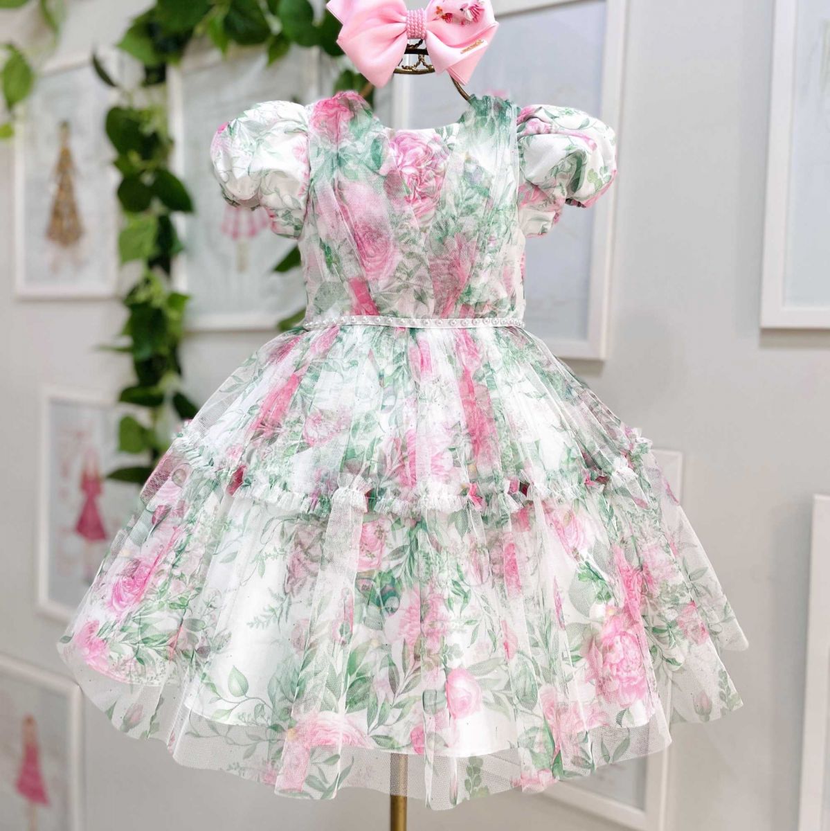 Vestido Infantil de Festa Petit Cherie Verde Sobrep. Tule Floral Manga Bufante Cinto Prata Pérolas