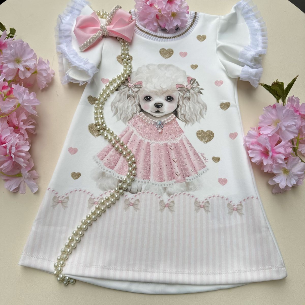 Vestido Infantil Kukiê Off-White Cachorrinha Corações Strass Manga Flutuante Tule