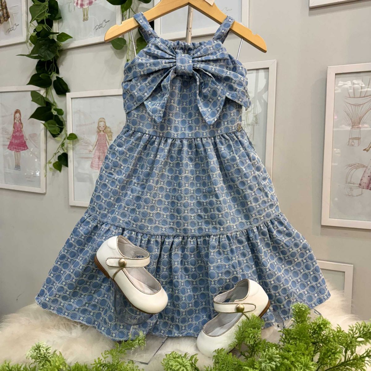 Vestido Infantil Momi Azul Celeste Bordados Floral Laço