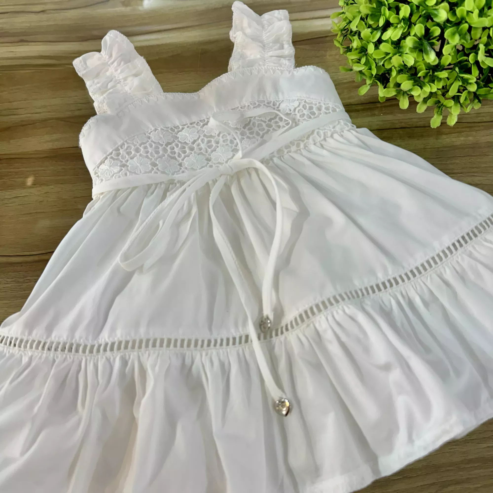 Vestido Infantil Petit Cherie Off-White Renda Floral Amarração Cintura