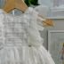 Vestido Infantil Petit Cherie Off White Aplicações Paetês Bordado Sobrep. Tule 