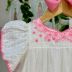 Vestido Infantil Petit Cherrie Off White Tule Bordados Pink Com paetês Babados