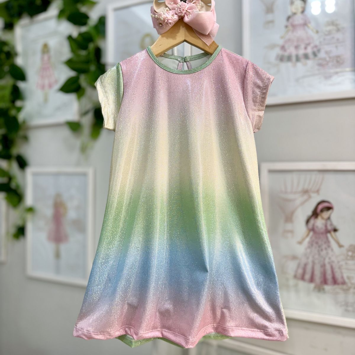 Vestido Infantil Yoyo Colorido Arco Íris Brilho Dourado Holográfico 