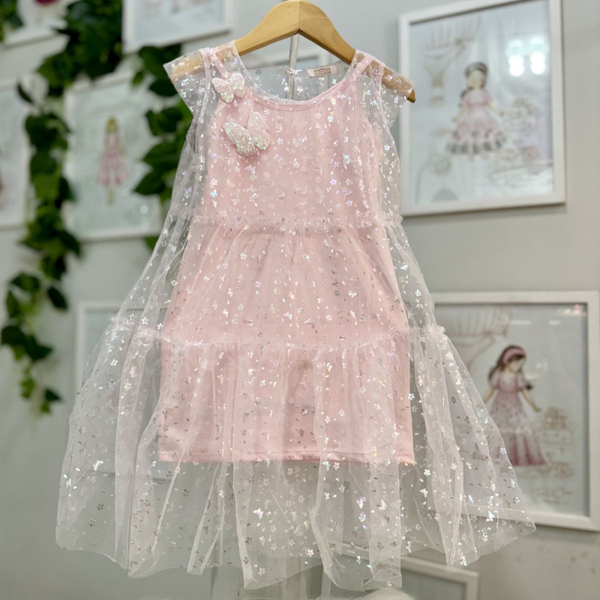 Vestido Infantil Yoyo 2 em 1 Rosa Holográfico Sobrep.Tule Floral Holográfico Borboletas Lantejoulas